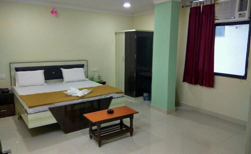 Hotel Sukh Sagar Gwalior Ngoại thất bức ảnh